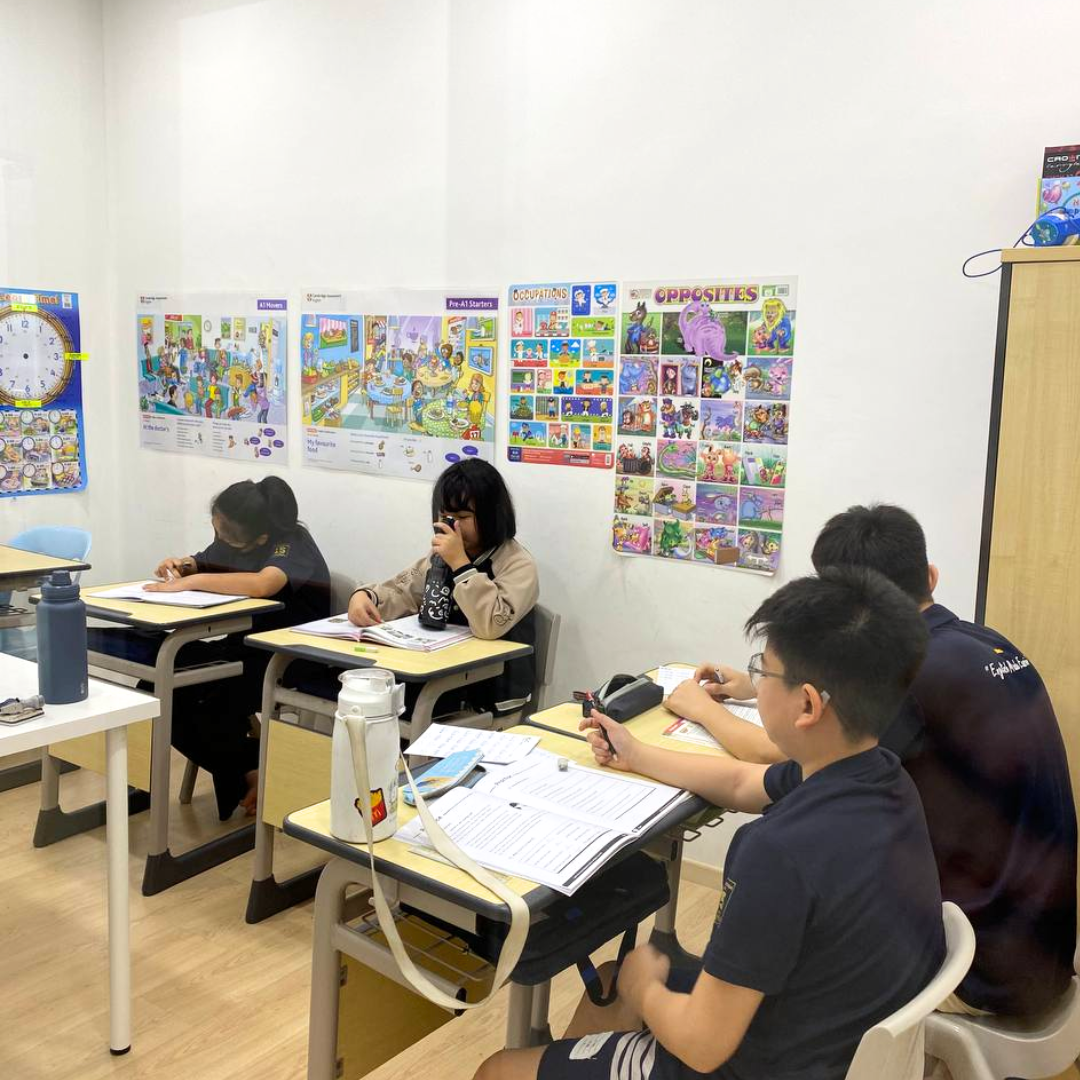 Kelas kecil KLC dengan guru berpengalaman